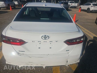 2024 Toyota Camry SE - miniatura 5