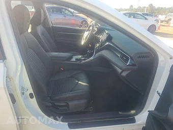 2024 Toyota Camry SE - miniatura 8