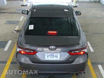 2024 Toyota Camry SE - miniatura 5