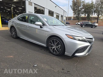 2024 Toyota Camry SE - miniatura 3
