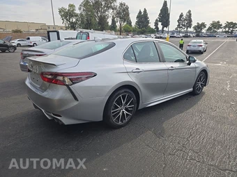 2024 Toyota Camry SE - miniatura 4