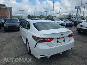 2024 Toyota Camry SE - miniatura 2