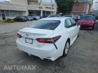 2024 Toyota Camry SE - miniatura 3