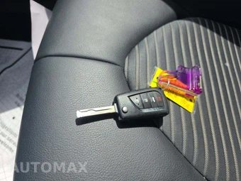 2024 Toyota Camry SE - miniatura 8