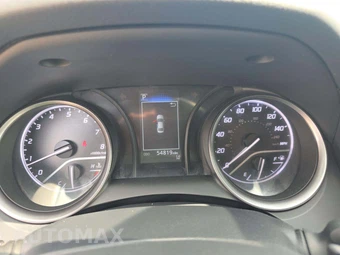 2024 Toyota Camry SE - miniatura 9