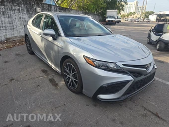 2024 Toyota Camry SE - miniatura 3
