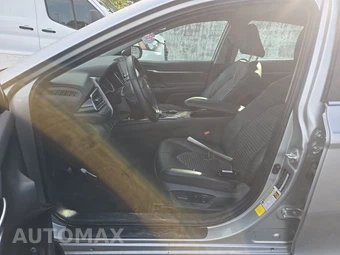 2024 Toyota Camry SE - miniatura 7
