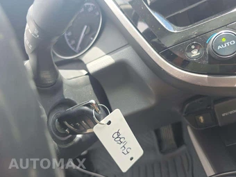 2024 Toyota Camry SE - miniatura 5