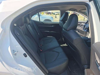 2024 Toyota Camry SE - miniatura 13