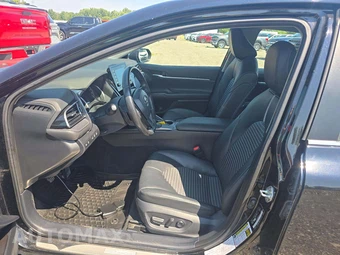 2024 Toyota Camry SE - miniatura 3