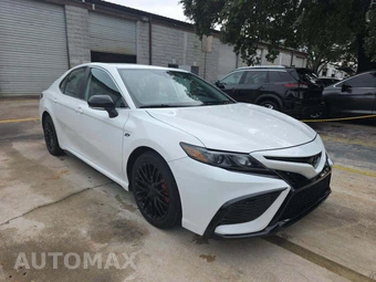 2024 Toyota Camry SE - miniatura 4