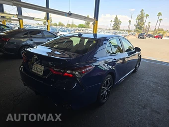 2024 Toyota Camry SE - miniatura 4