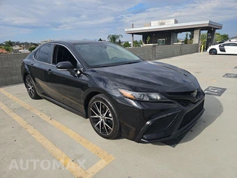 2024 Toyota Camry SE - miniatura 3