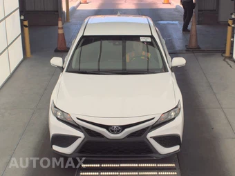 2024 Toyota Camry SE - miniatura 2