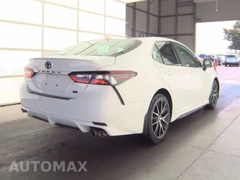 2024 Toyota Camry SE - miniatura 4