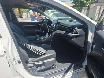2024 Toyota Camry SE - miniatura 18
