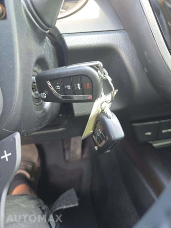 2024 Toyota Camry SE - miniatura 5