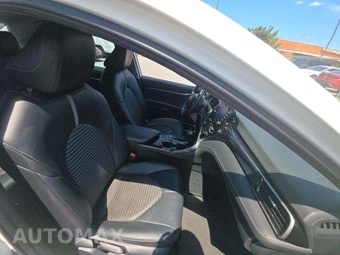 2024 Toyota Camry SE - miniatura 18