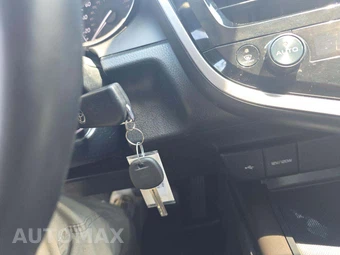 2024 Toyota Camry SE - miniatura 8