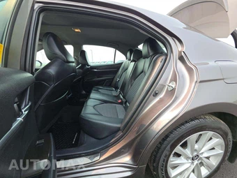 2024 Toyota Camry SE - miniatura 10