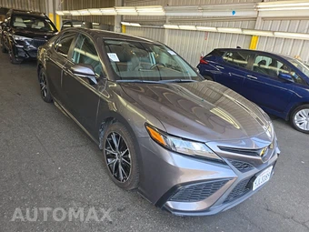 2024 Toyota Camry SE - miniatura 3