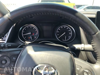 2024 Toyota Camry SE - miniatura 12