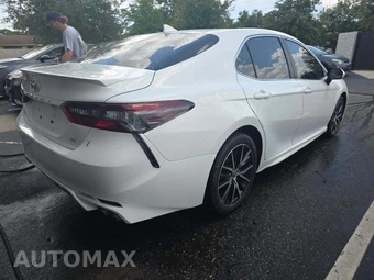 2024 Toyota Camry SE - miniatura 3