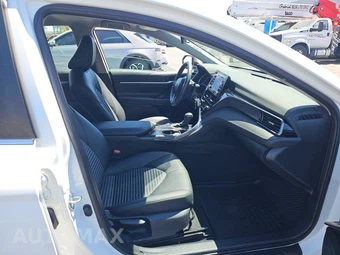 2024 Toyota Camry SE - miniatura 8