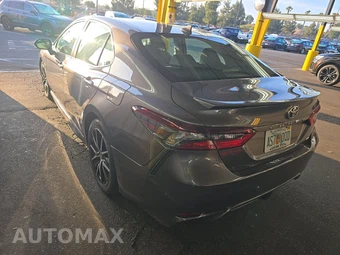 2024 Toyota Camry SE - miniatura 6
