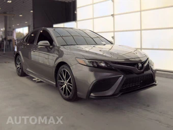 2024 Toyota Camry SE - miniatura 3