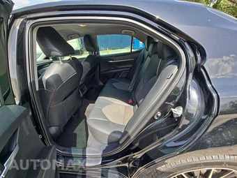 2024 Toyota Camry SE - miniatura 10