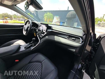 2024 Toyota Camry SE - miniatura 16