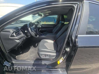 2024 Toyota Camry SE - miniatura 3