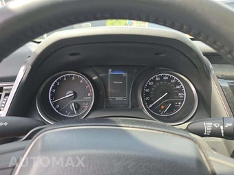 2024 Toyota Camry SE - miniatura 6