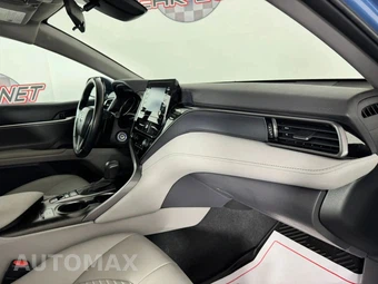 2024 Toyota Camry SE - miniatura 12