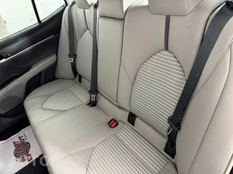 2024 Toyota Camry SE - miniatura 32