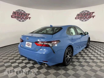 2024 Toyota Camry SE - miniatura 7