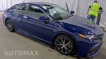 2024 Toyota Camry SE - miniatura 3