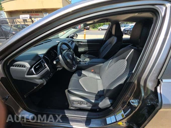 2024 Toyota Camry SE - miniatura 3