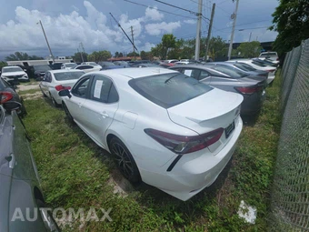 2024 Toyota Camry SE - miniatura 2