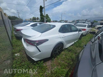 2024 Toyota Camry SE - miniatura 3