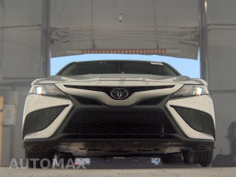 2024 Toyota Camry SE - miniatura 3