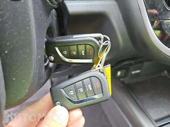 2024 Toyota Camry SE - miniatura 8