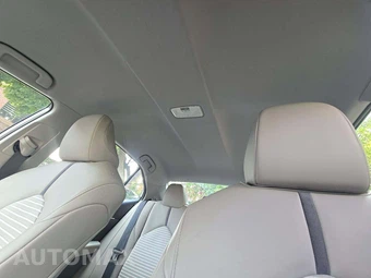 2024 Toyota Camry SE - miniatura 11