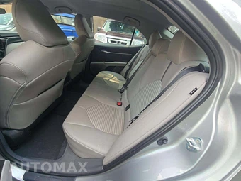 2024 Toyota Camry SE - miniatura 13