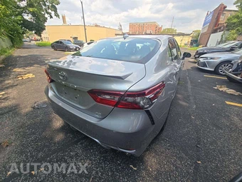 2024 Toyota Camry SE - miniatura 3