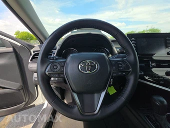 2024 Toyota Camry SE - miniatura 10