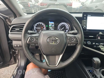 2024 Toyota Camry SE - miniatura 16