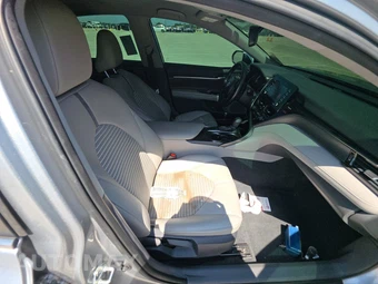 2024 Toyota Camry SE - miniatura 14