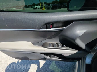 2024 Toyota Camry SE - miniatura 15
